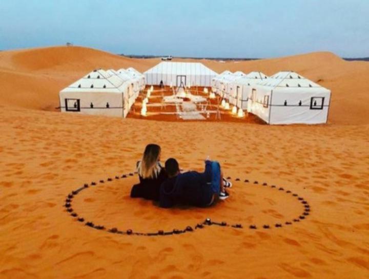 Merzouga Luxury Camp Esterno foto