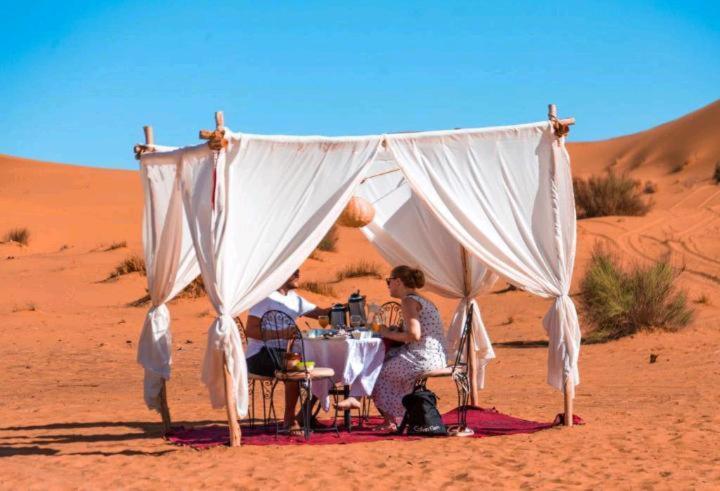 Merzouga Luxury Camp Esterno foto