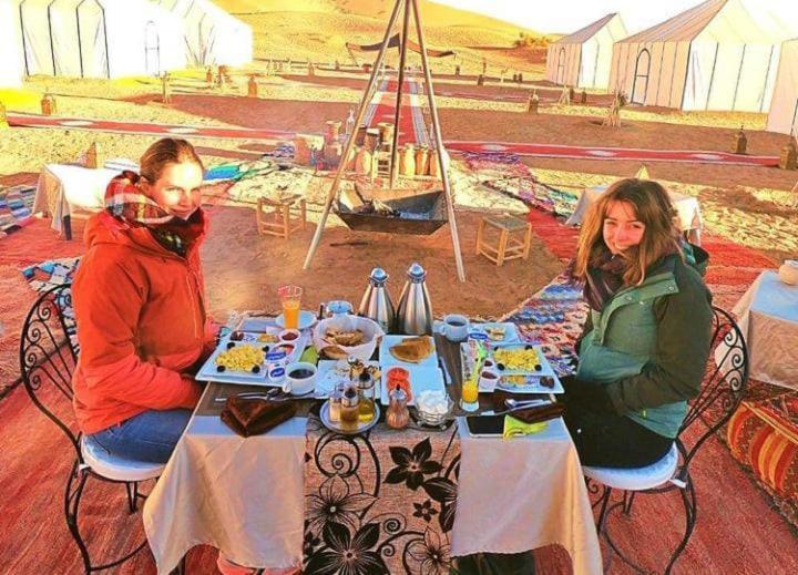 Merzouga Luxury Camp Esterno foto