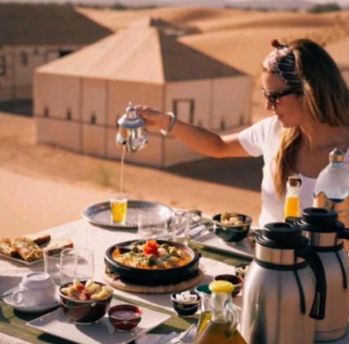 Merzouga Luxury Camp Esterno foto